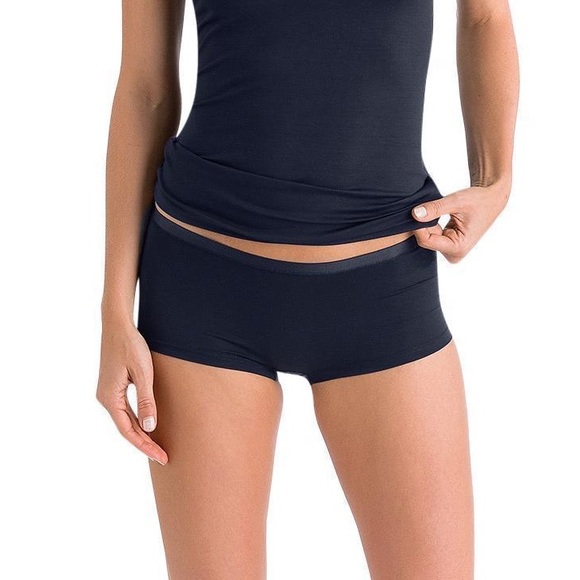 NWT HANRO Soft Touch Boyleg Shorts Small - Picture 1 of 8